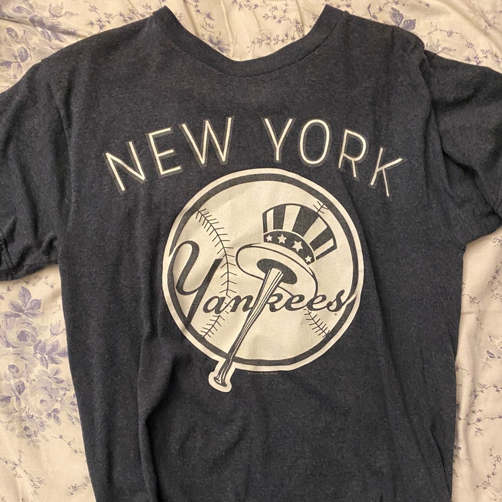 Yankees tee